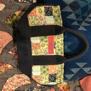 Little Vineyard vines purse